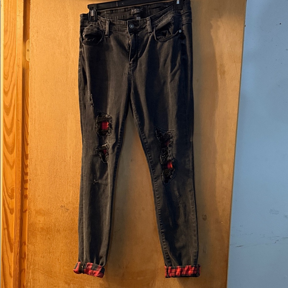 Judy Blue Black Distressed Skinny Jeans with buffalo plaid Accents 13/31